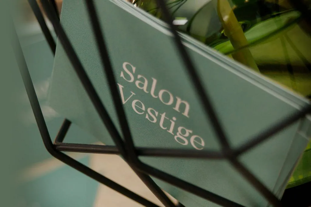 Salon Vestige tarjeta del negocio